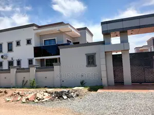 3bdrm Townhouse / Terrace in Parakuo Estate for rent
