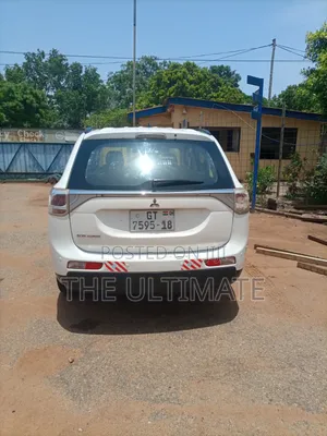 Mitsubishi Outlander 2016 White