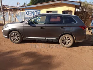 Mitsubishi Outlander 2022 Brown