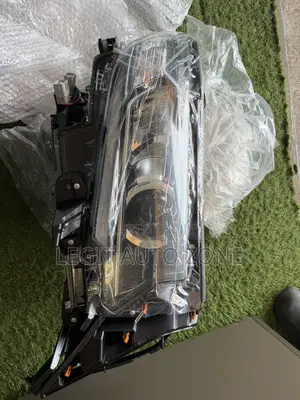 Toyota Land Cruiser Prado 2020,2017,2019,2018, Headlight Available