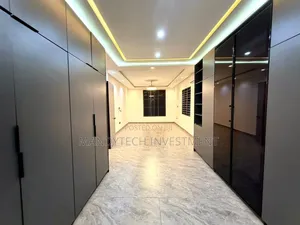 3bdrm Duplex in Lake Side Estate for sale
