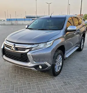 Mitsubishi Montero Sport 2018 Gray