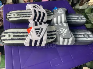 Adidas Massenger