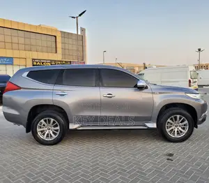Mitsubishi Montero Sport 2018 Gray