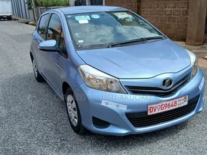 Toyota Vitz 1.0 FWD 3dr 2013 Blue