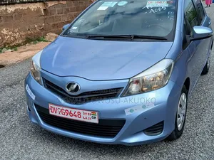 Toyota Vitz 1.0 FWD 3dr 2013 Blue