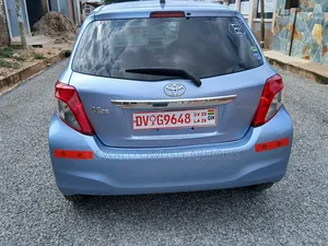 Toyota Vitz 1.0 FWD 3dr 2013 Blue