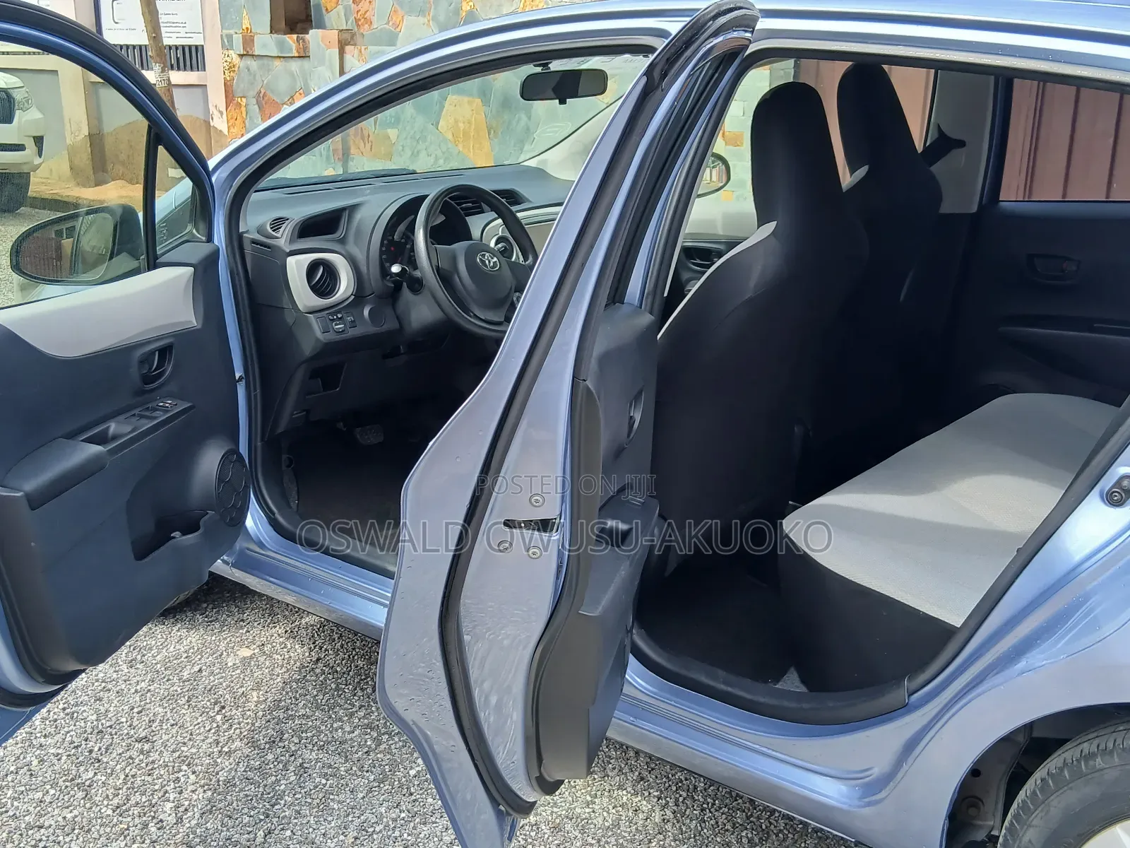 Toyota Vitz 1.0 FWD 3dr 2013 Blue
