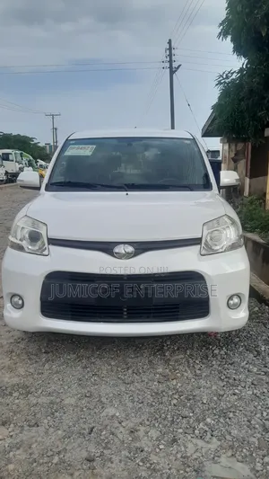 Toyota Sienta 1.5 AWD 2012 White
