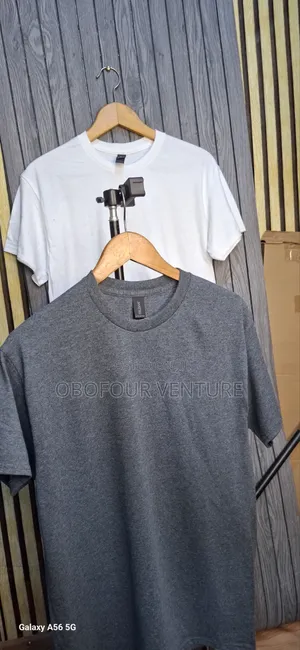 Quality Plain T-Shirts From America  Gildan Brand, Dark Grey. KMJL