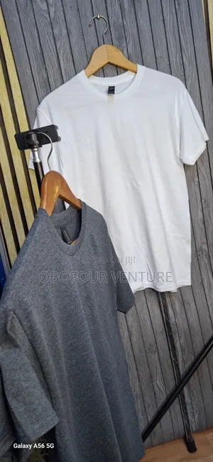 Quality Plain T-Shirts From America  Gildan Brand, Dark Grey. KMJL