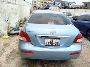 Toyota Belta 2010 Blue