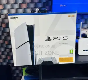 Ps5 Slim Disc Compatible Almost New With Fc26 and 3 Games