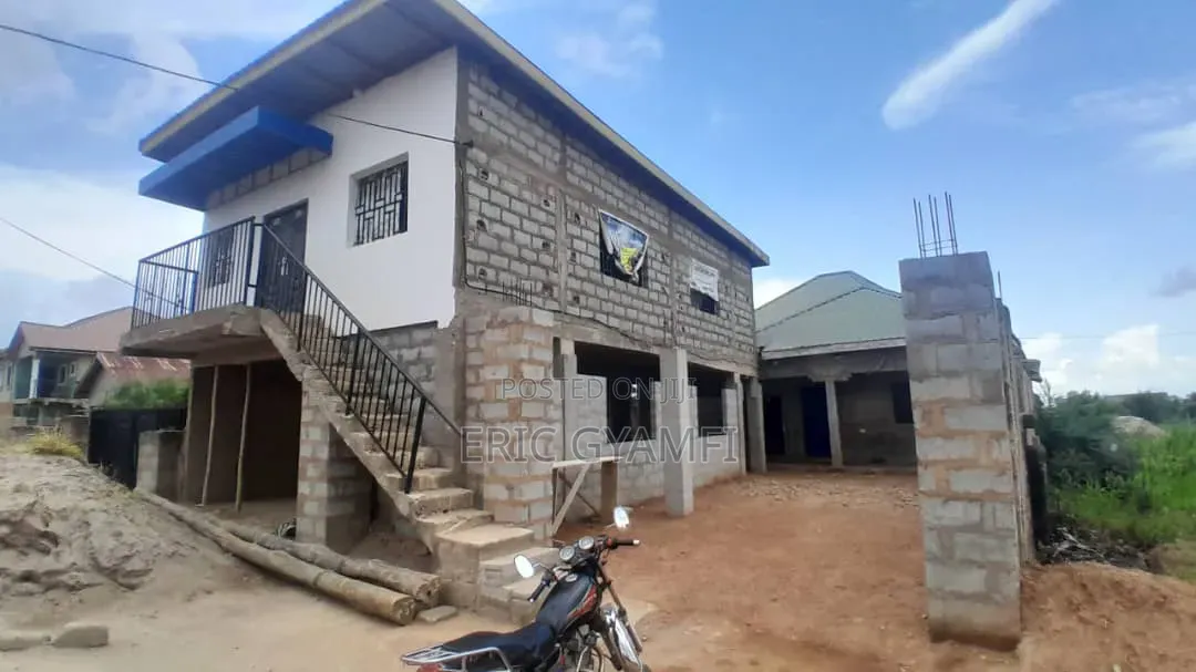 3bdrm House in Adjen Kotoku /Medie, Accra Metropolitan for sale