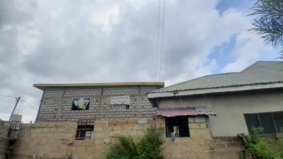 3bdrm House in Adjen Kotoku /Medie, Accra Metropolitan for sale