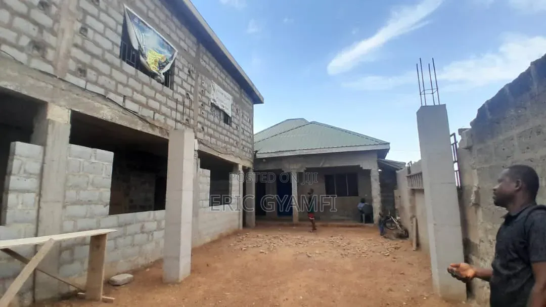 3bdrm House in Adjen Kotoku /Medie, Accra Metropolitan for sale