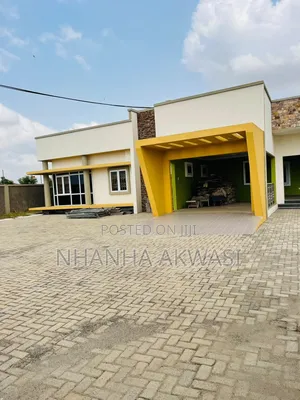 3bdrm House in Community 24, Sakumono for rent