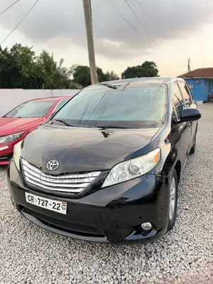 Toyota Sienna 2014 Black