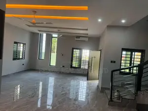 4bdrm Duplex in Felmic Real Estate, Unity Closed for sale