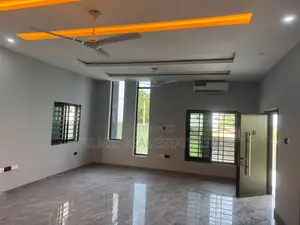 4bdrm Duplex in Felmic Real Estate, Unity Closed for sale