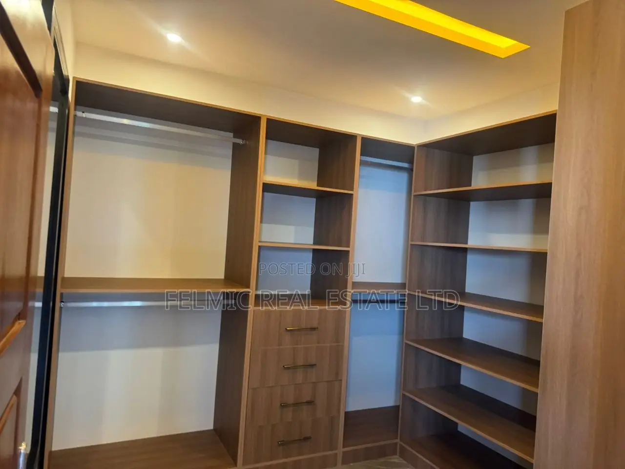 4bdrm Duplex in Felmic Real Estate, Unity Closed for sale
