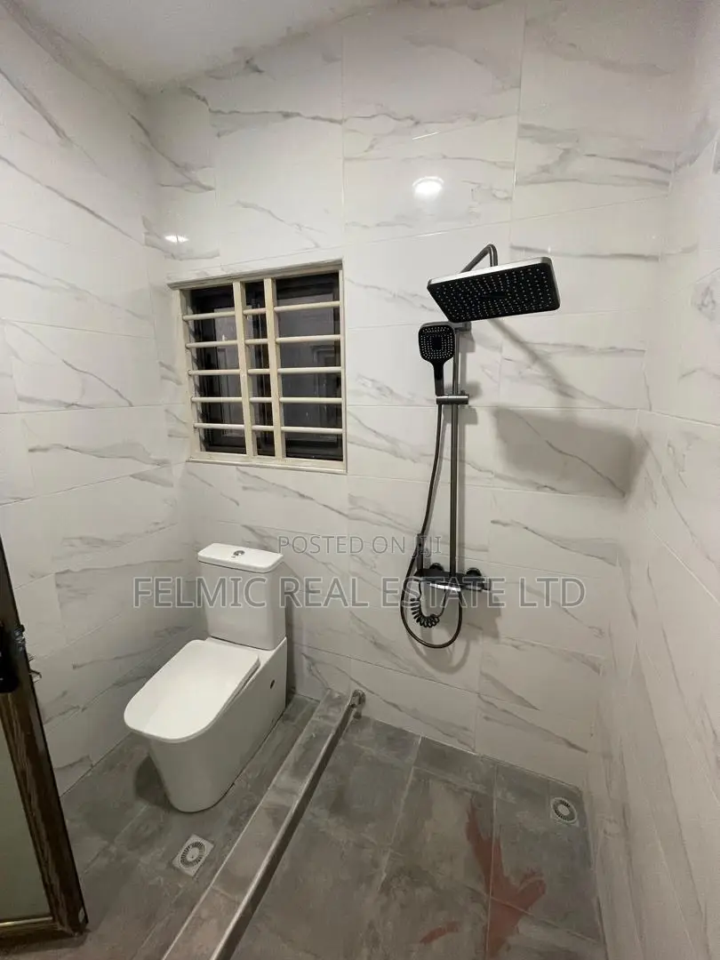 4bdrm Duplex in Felmic Real Estate, Unity Closed for sale