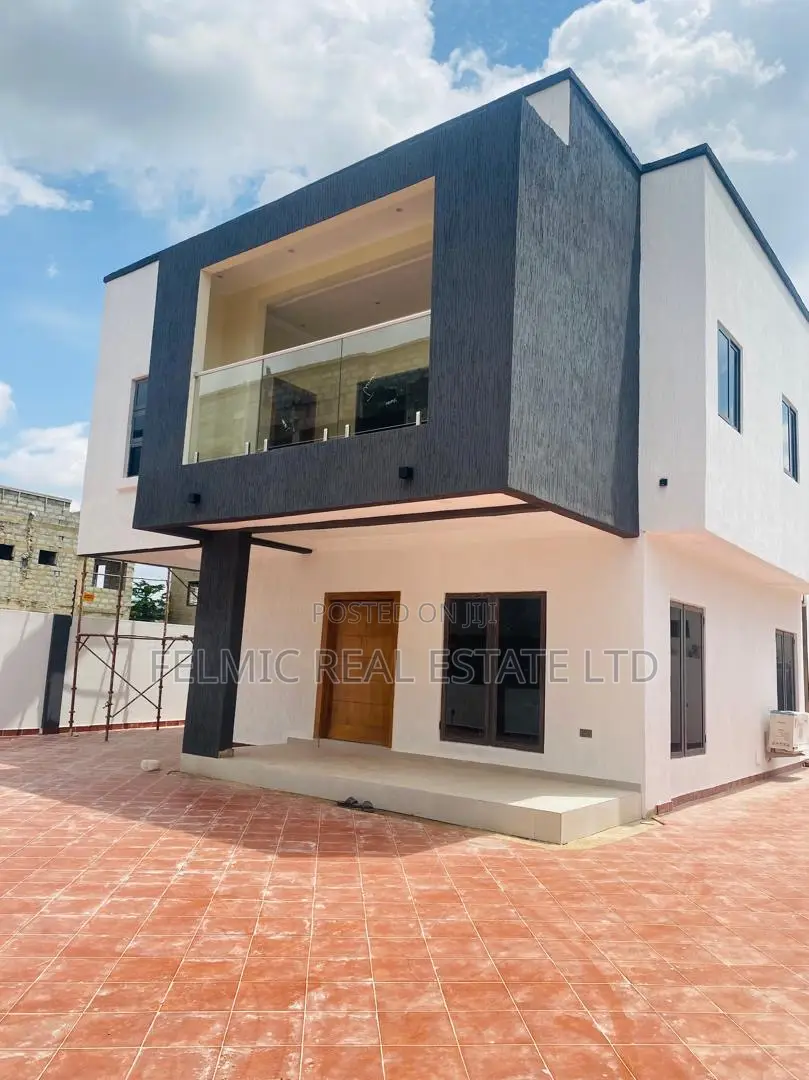 4bdrm Duplex in Felmic Real Estate, Pillar 2 for sale