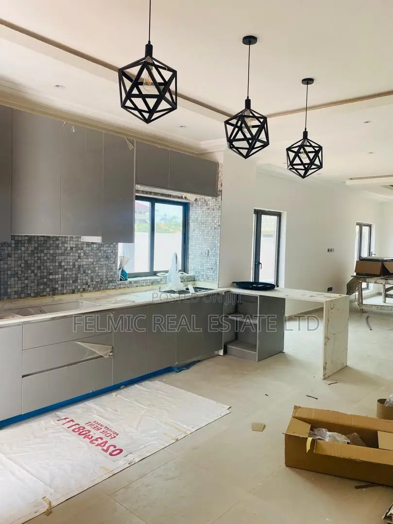 4bdrm Duplex in Felmic Real Estate, Pillar 2 for sale