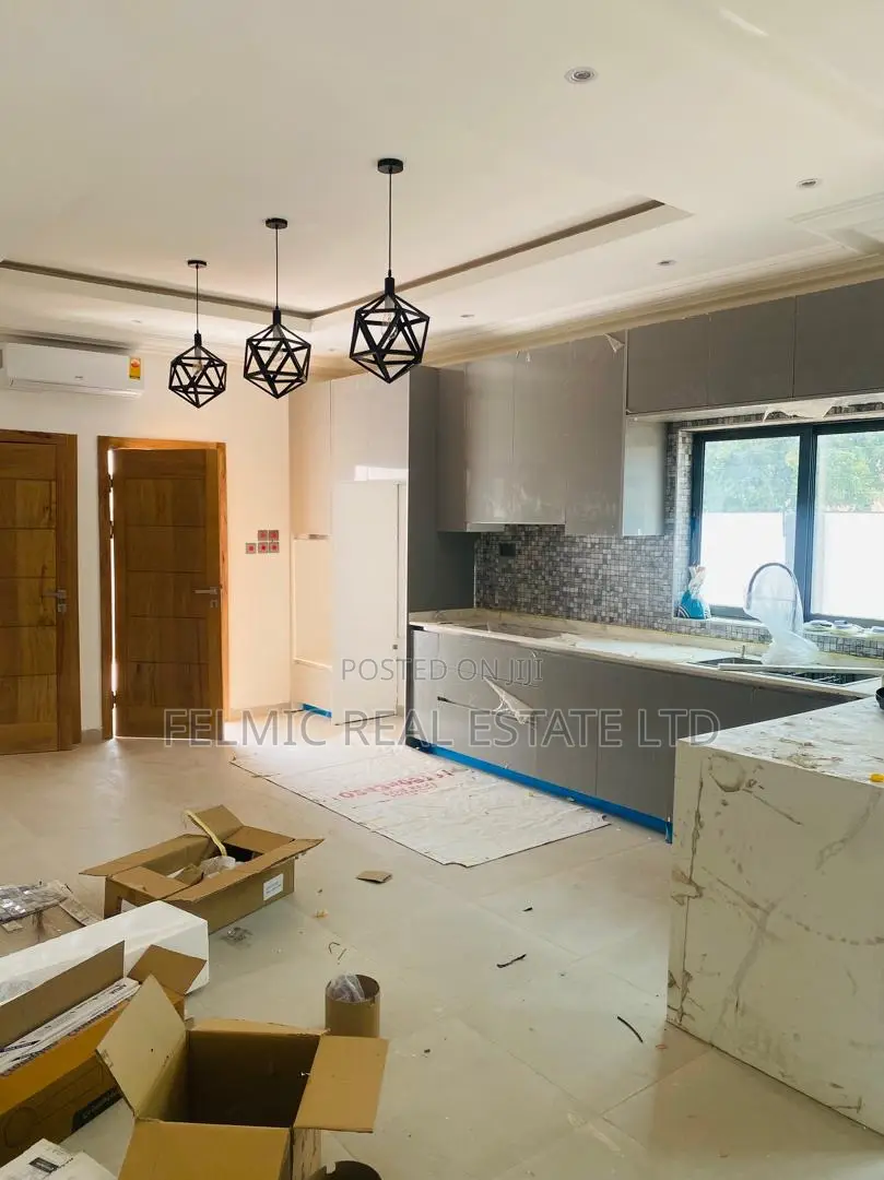 4bdrm Duplex in Felmic Real Estate, Pillar 2 for sale