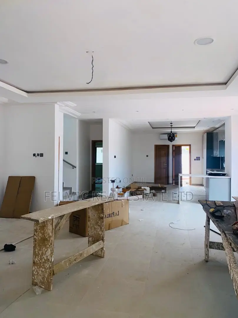 4bdrm Duplex in Felmic Real Estate, Pillar 2 for sale