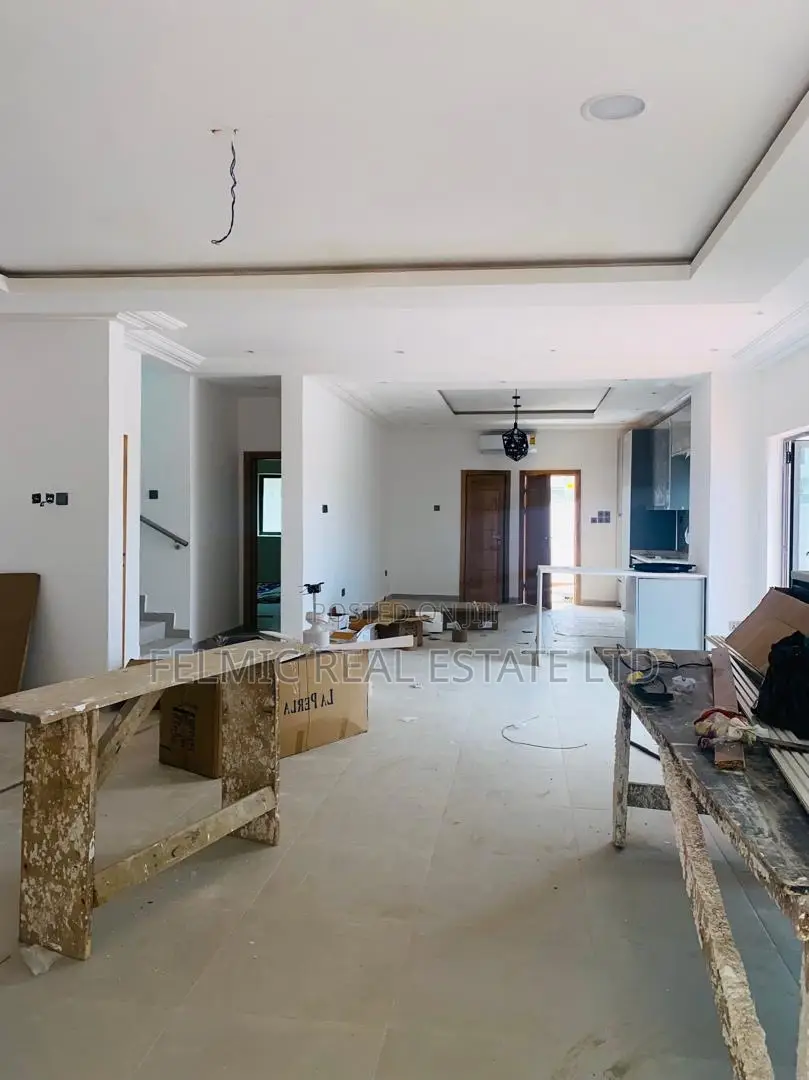 4bdrm Duplex in Felmic Real Estate, Pillar 2 for sale