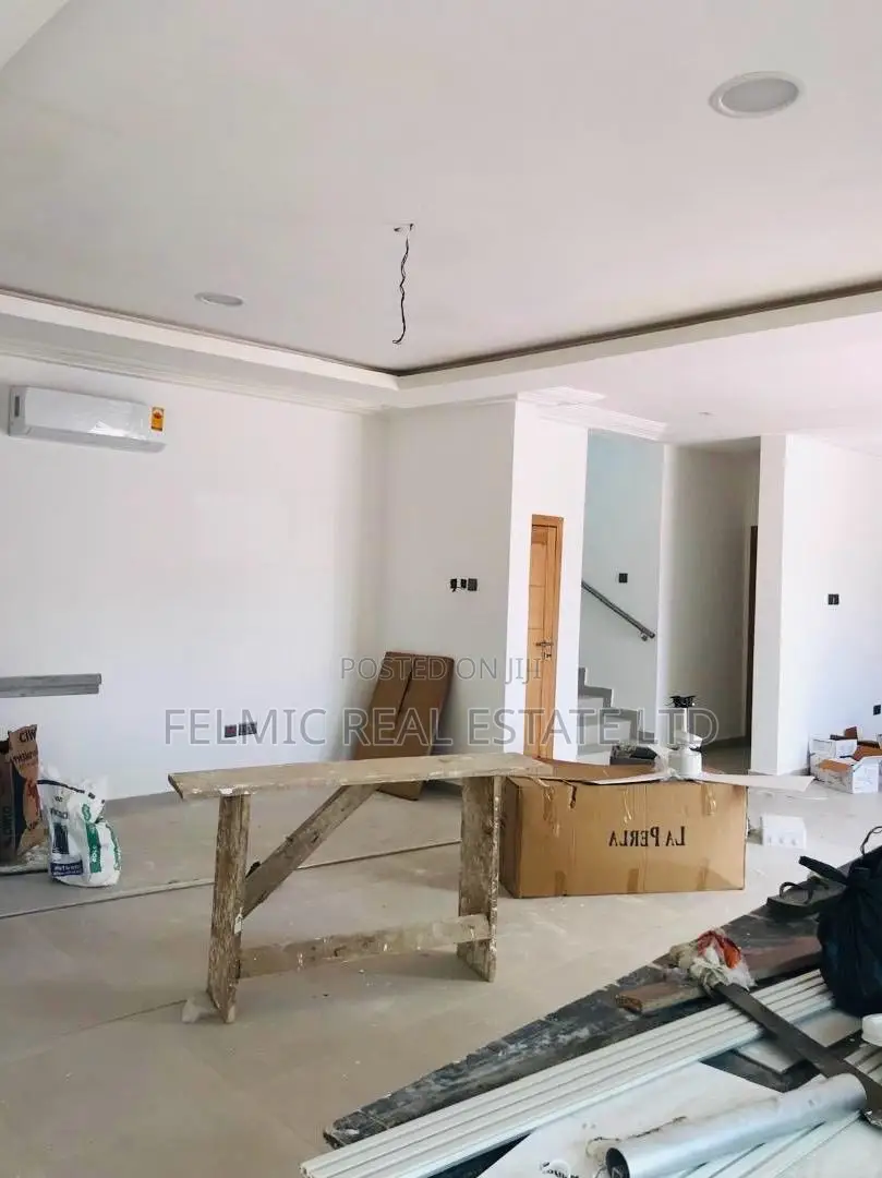 4bdrm Duplex in Felmic Real Estate, Pillar 2 for sale