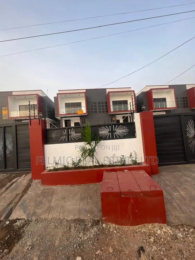 4bdrm Duplex in Felmic Real Estate, Pokuase for sale
