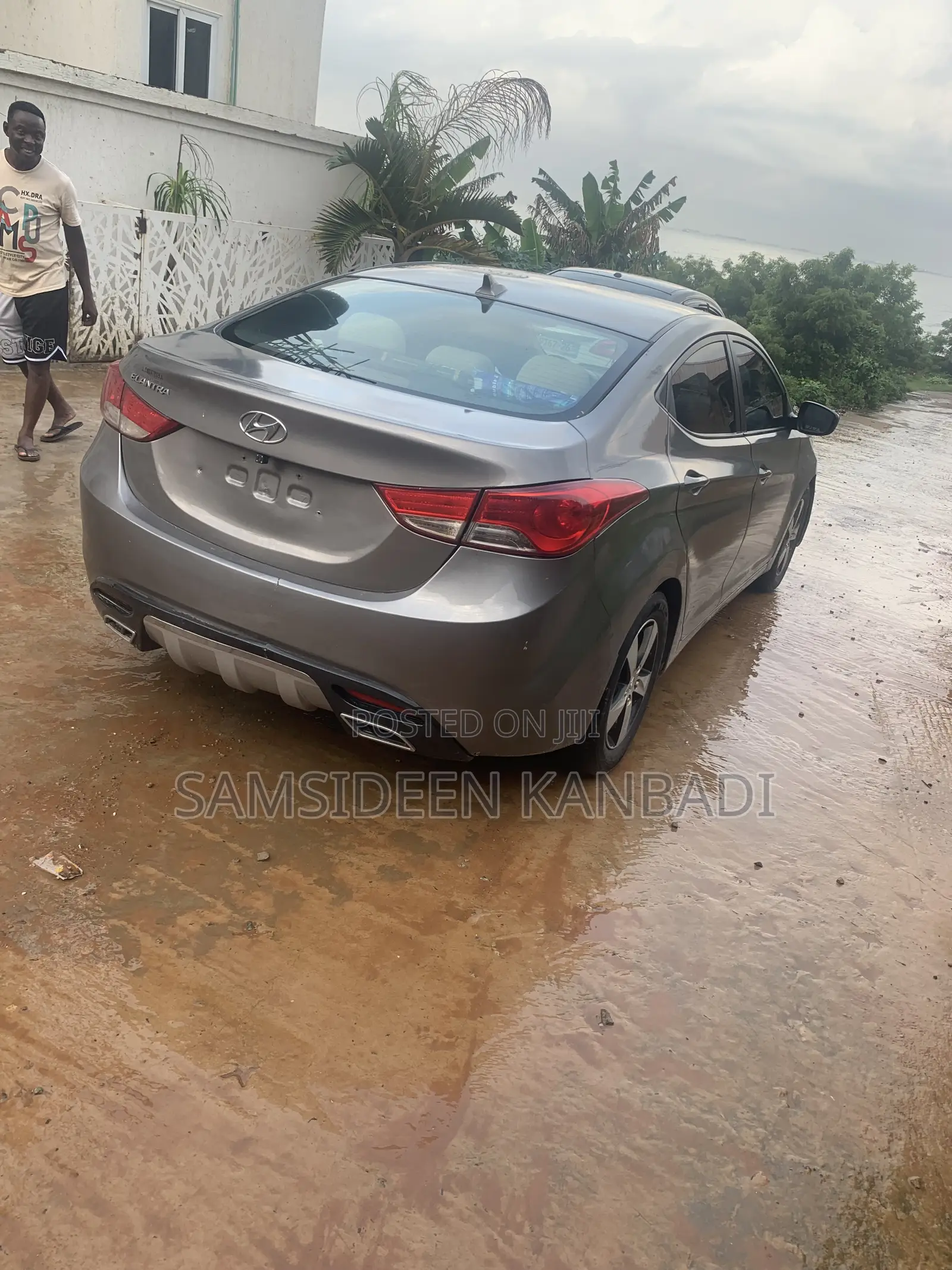 Hyundai Elantra GLS Sedan FWD (1.8L 4cyl 6M) 2013 Gray