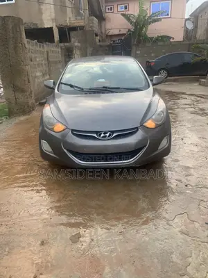 Hyundai Elantra GLS Sedan FWD (1.8L 4cyl 6M) 2013 Gray