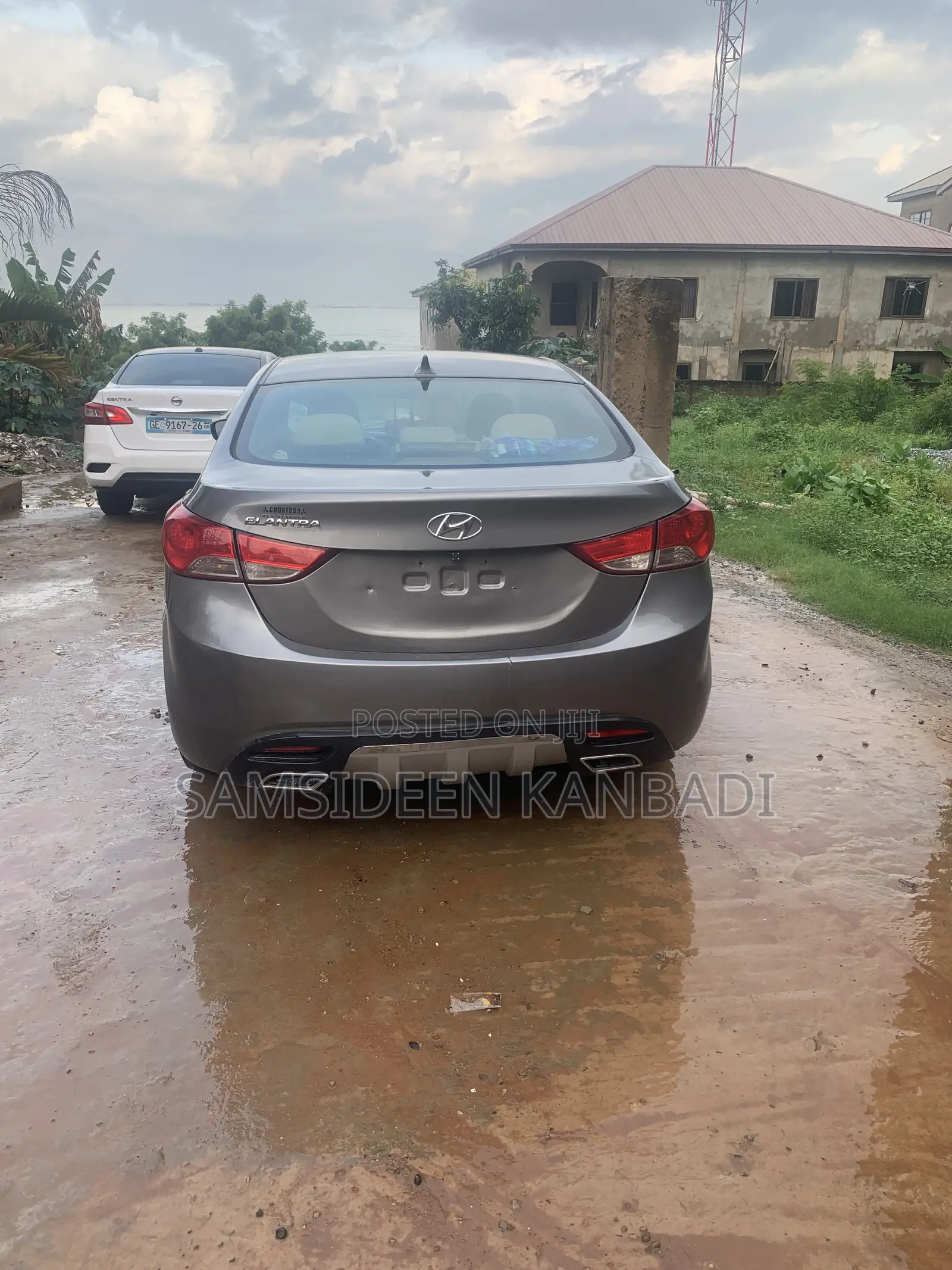 Hyundai Elantra GLS Sedan FWD (1.8L 4cyl 6M) 2013 Gray