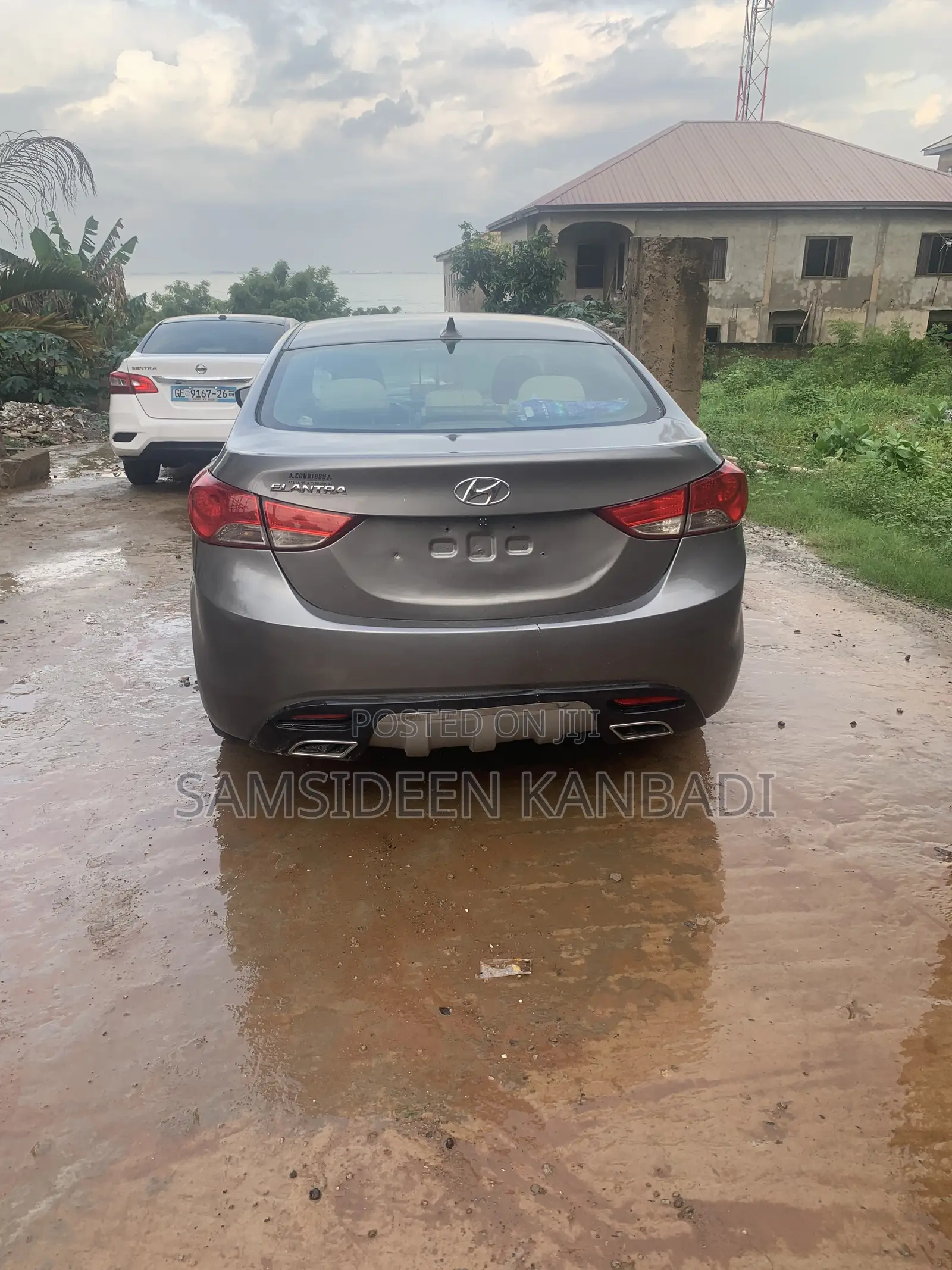 Hyundai Elantra GLS Sedan FWD (1.8L 4cyl 6M) 2013 Gray