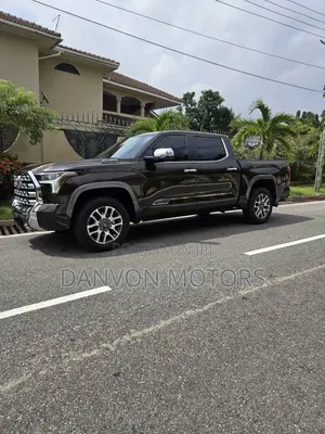 Toyota Tundra 1794 Edition CrewMax 4WD SB w/6.5' Bed (Hybrid) 2025