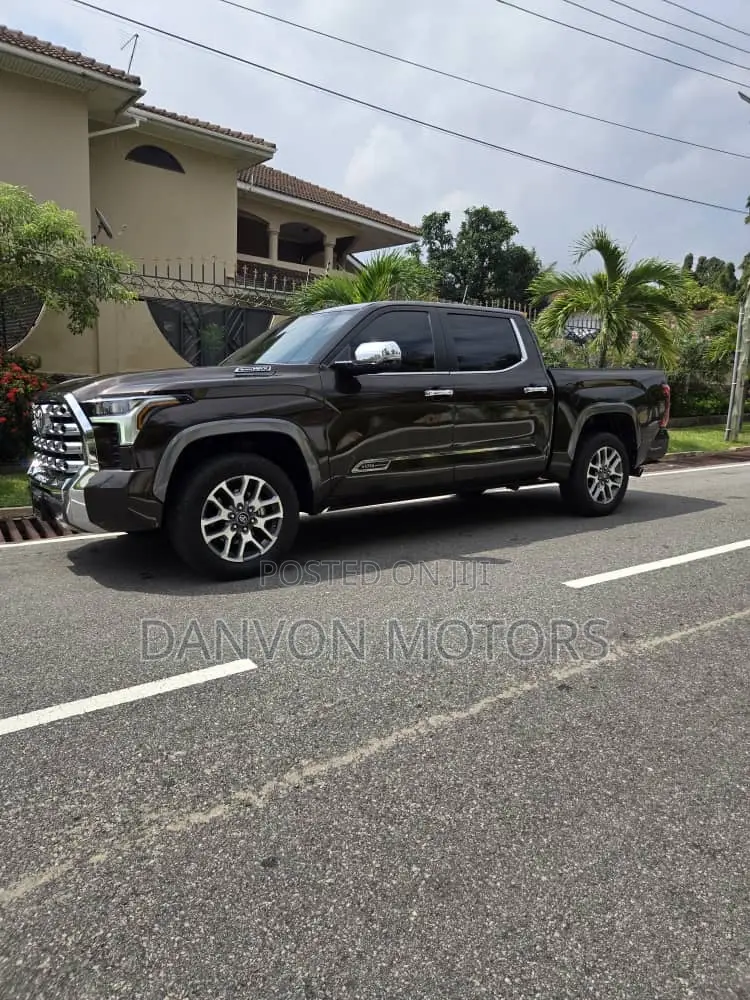 Toyota Tundra 1794 Edition CrewMax 4WD SB w/6.5' Bed (Hybrid) 2025