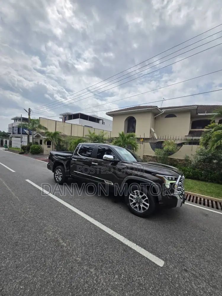 Toyota Tundra 1794 Edition CrewMax 4WD SB w/6.5' Bed (Hybrid) 2025