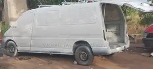 Toyota HiAce 2013 White