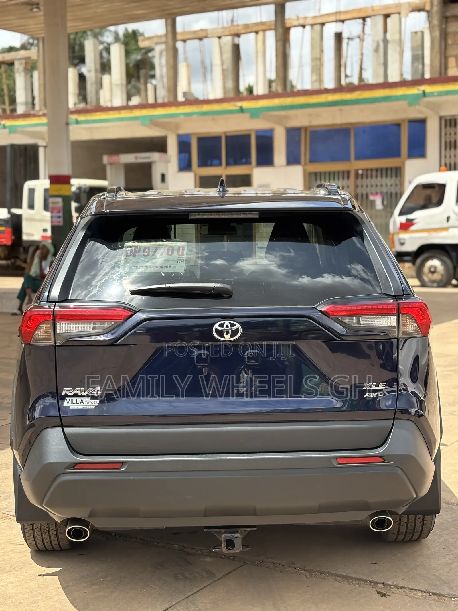 Toyota RAV4 XLE 2021 Purple