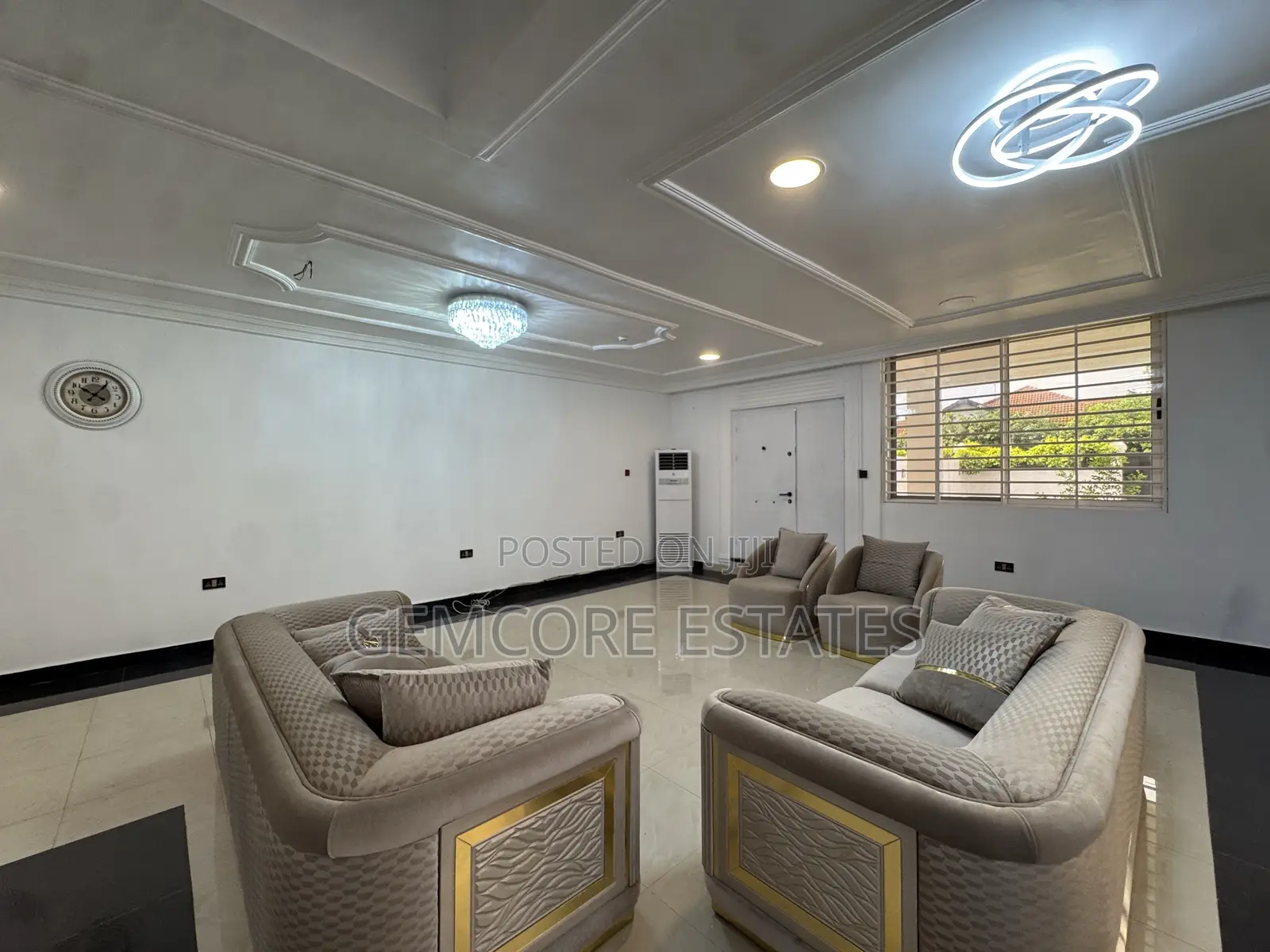 3bdrm Townhouse / Terrace in School Junction, Ashaley Botwe for rent