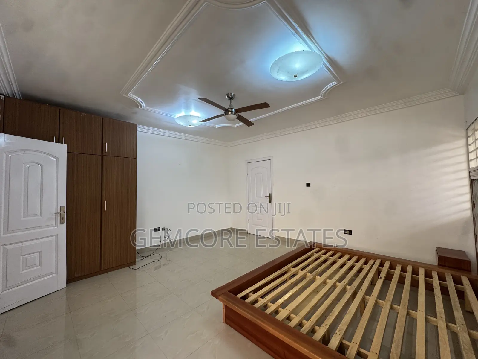 3bdrm Townhouse / Terrace in School Junction, Ashaley Botwe for rent