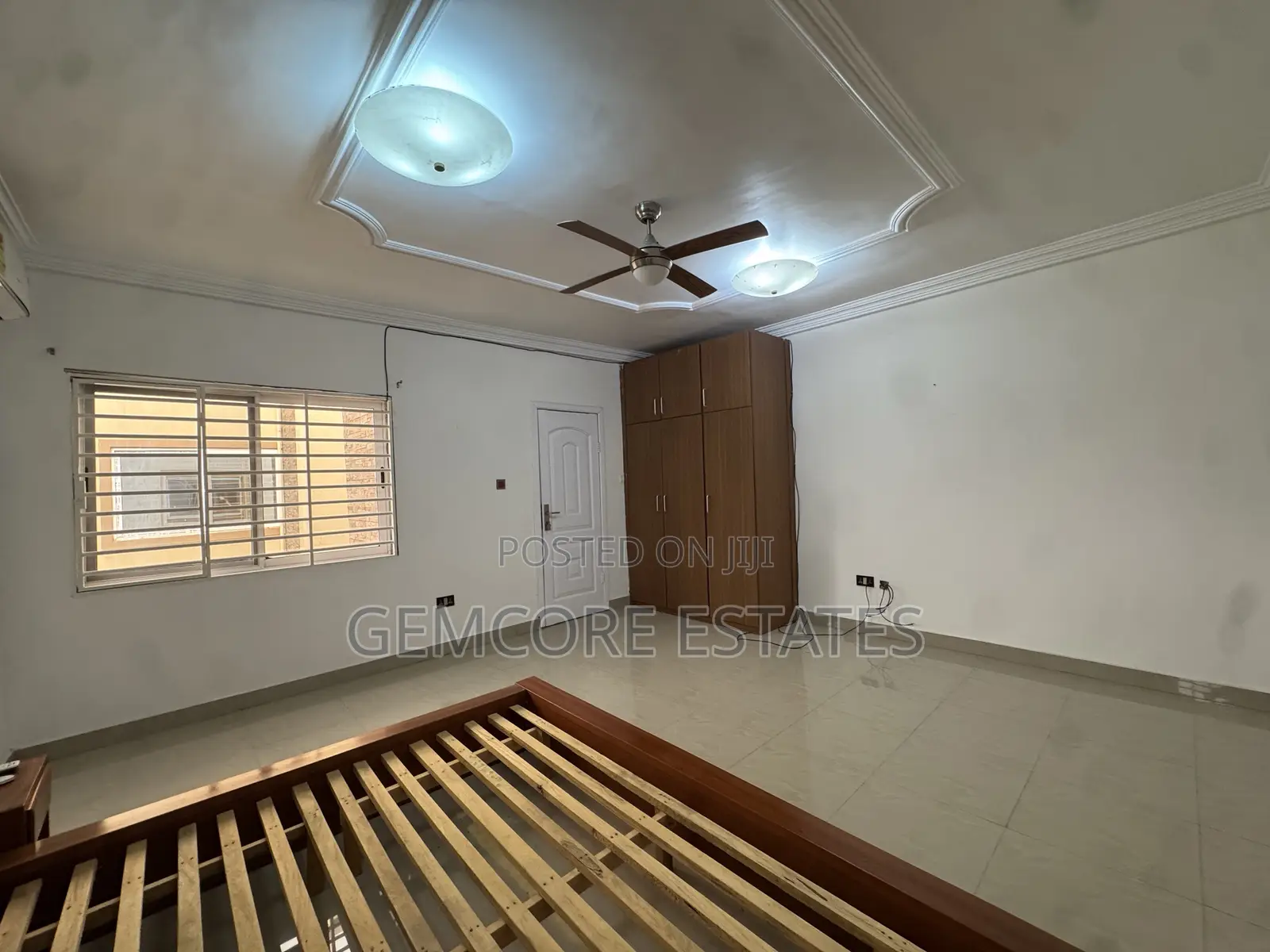 3bdrm Townhouse / Terrace in School Junction, Ashaley Botwe for rent