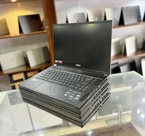 Laptop MSI GS66 Stealth 10SGS 16GB Intel Core i7 SSD 256GB