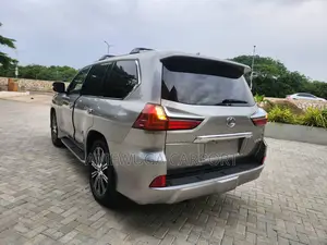 Lexus LX 570 AWD 2021 Gold