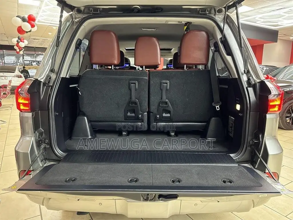 Lexus LX 570 AWD 2021 Gold