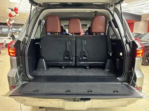 Lexus LX 570 AWD 2021 Gold