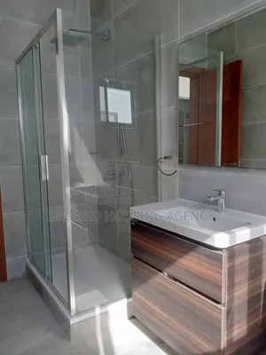 4bdrm House in Bronko Housing, Burma Camp for rent